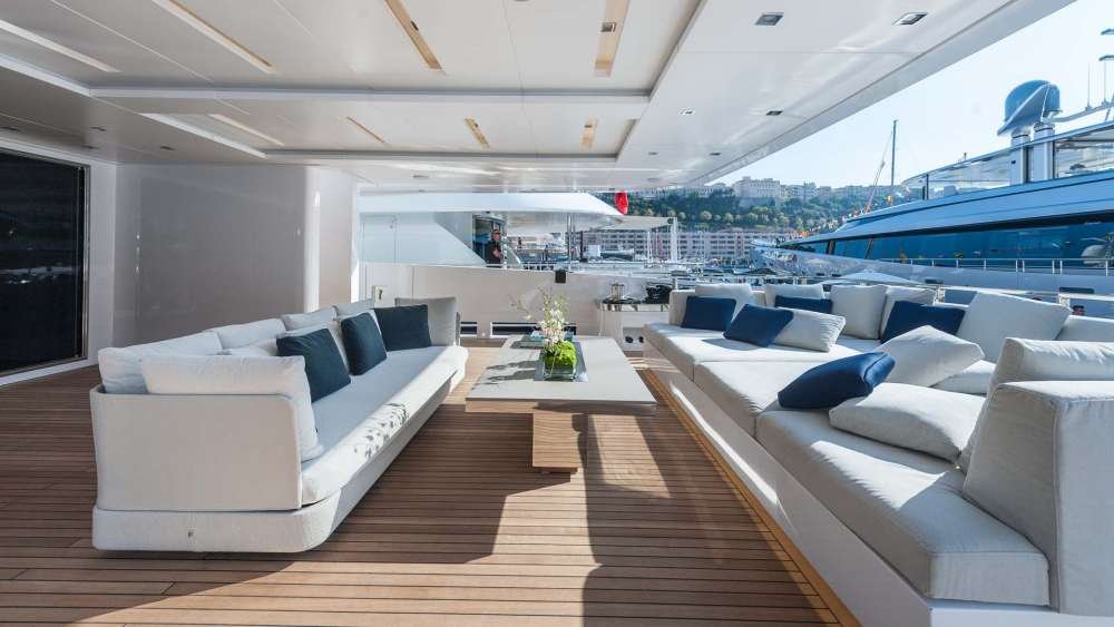 Luxury yacht 419 1