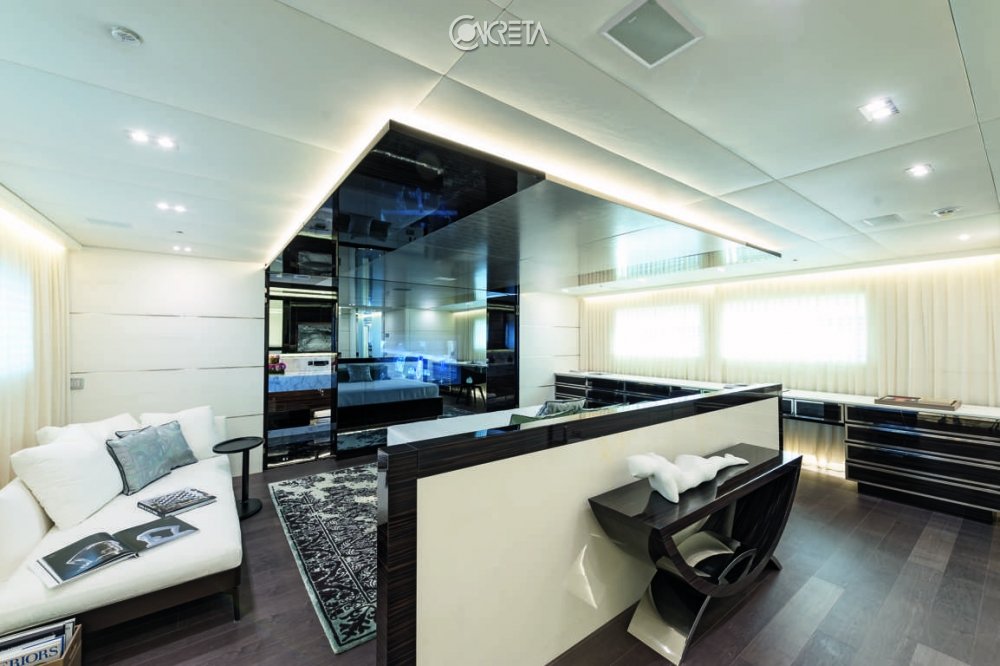 Luxury yacht 420 2